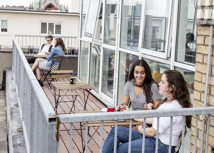 אכסניה Garden Lane Backpackers *