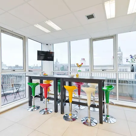 Garden Lane Backpackers אכסניה