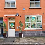 Garden Lane Backpackers *