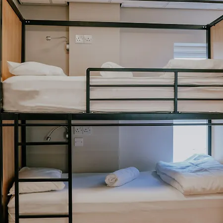 Garden Lane Backpackers بيت شباب